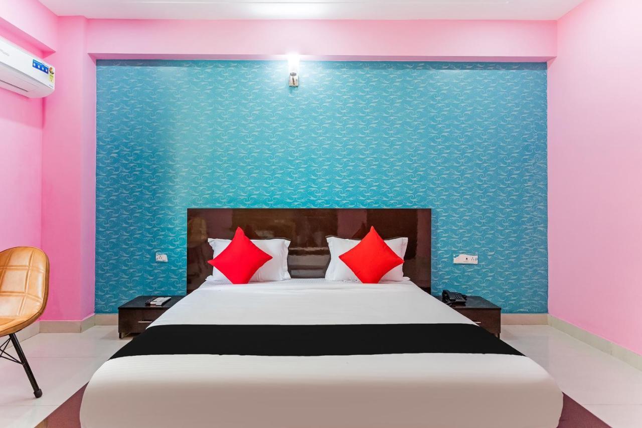 แคปิตัล โอ 62990 หริศ เรซิเดนซี Hotel คูร์เคาน์ ภายนอก รูปภาพ