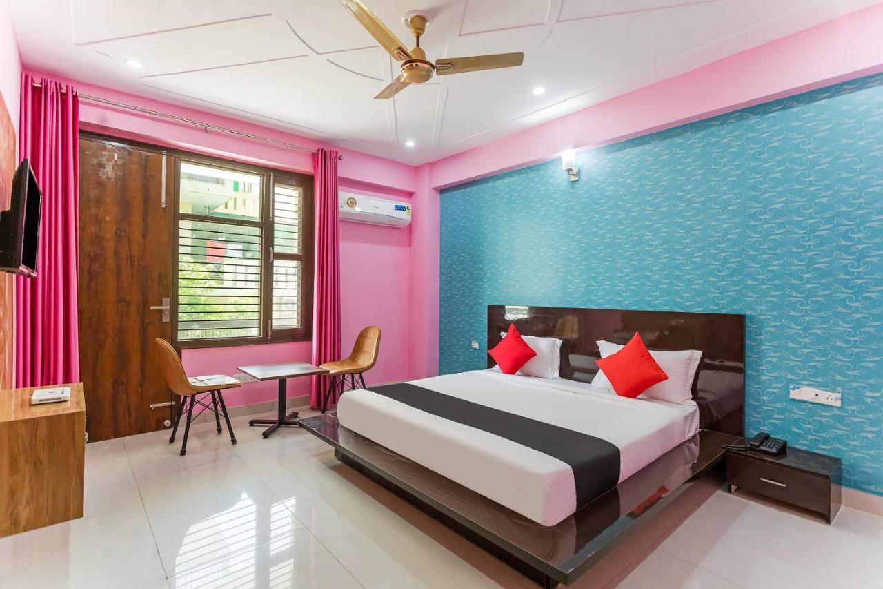 แคปิตัล โอ 62990 หริศ เรซิเดนซี Hotel คูร์เคาน์ ภายนอก รูปภาพ